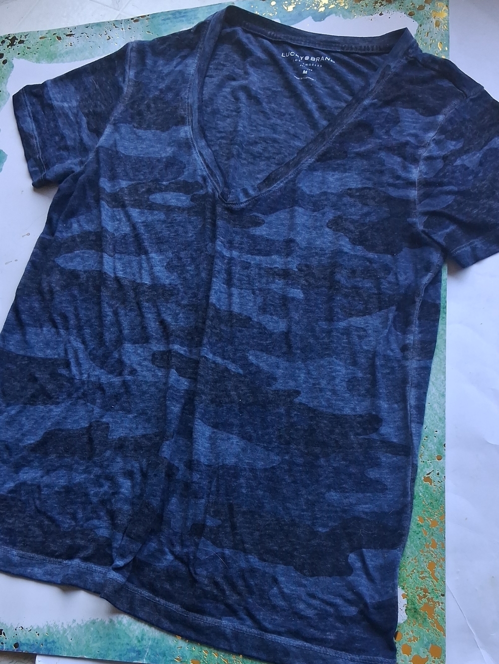 LUCKY Tees women’s Short sleeve Blue Camouflage V Neck